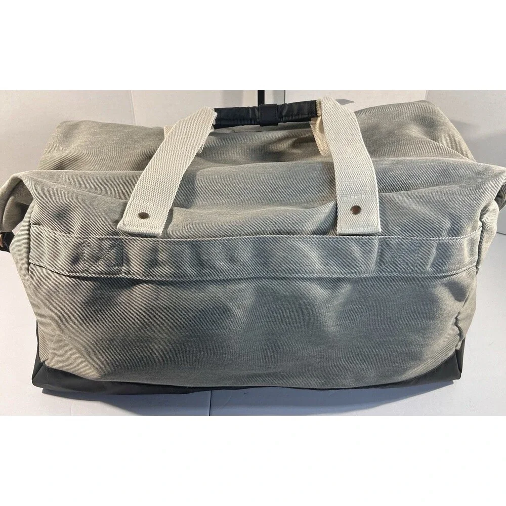 Cutter & Buck Large Gray Canvas Duffel Travel Weekender Bag New With Tags